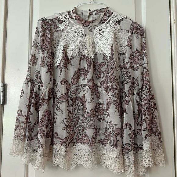LOFT , EUC ,grey, creamy white and pinkish mauve top - Picture 1 of 9